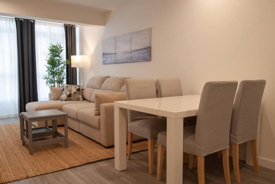 AVG Ezcurdia 27 Playa San Lorenzo Apartment in Gijón