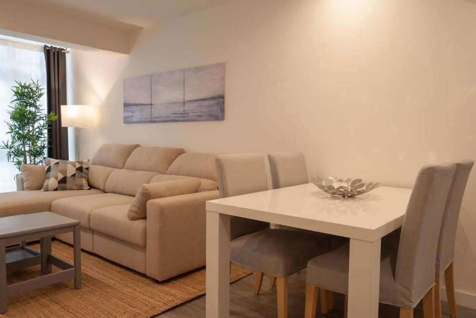 AVG Ezcurdia 27 Playa San Lorenzo Apartment in Gijón