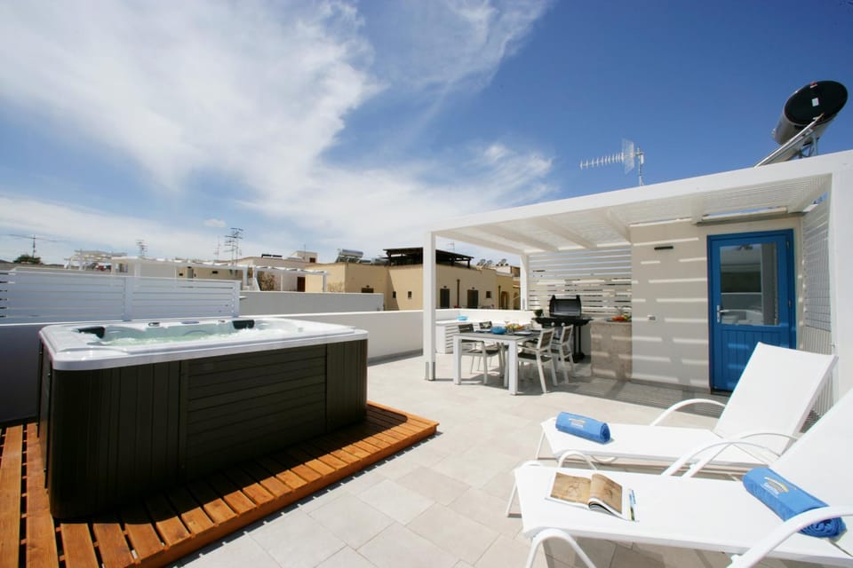 Balcony/Terrace, Swimming pool