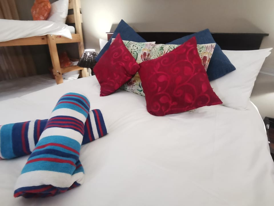 Bed, Bedroom, bunk bed