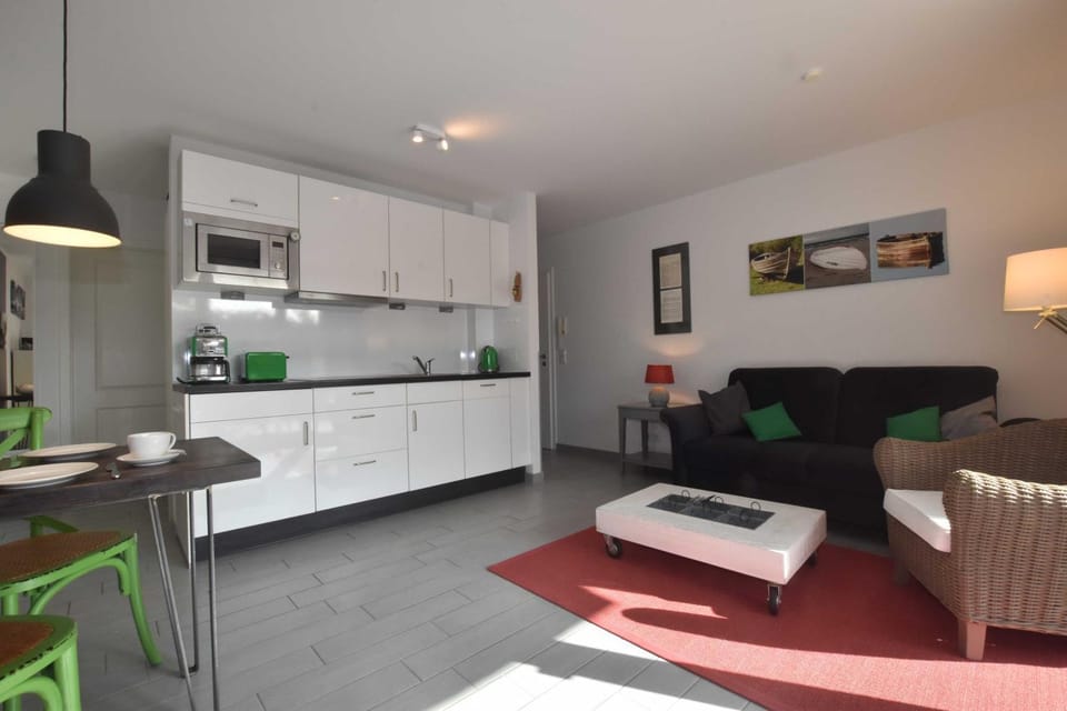 Kitchen or kitchenette, Living room