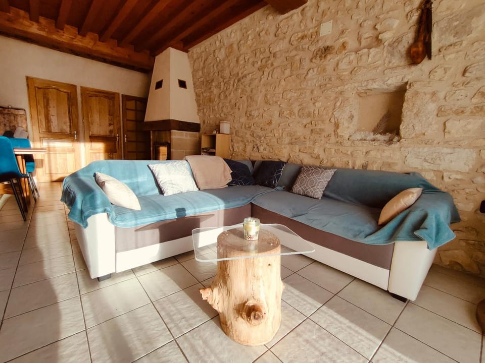 Living room, fireplace