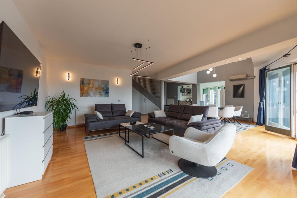 TV and multimedia, Living room, Seating area