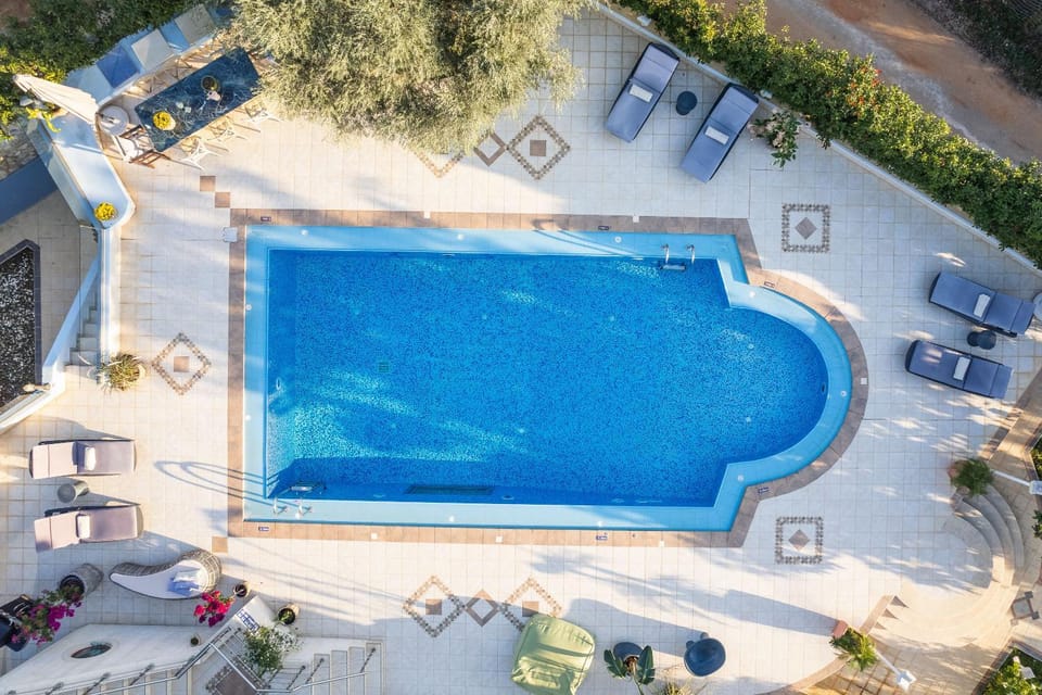 Bird's eye view, Swimming pool, sunbed