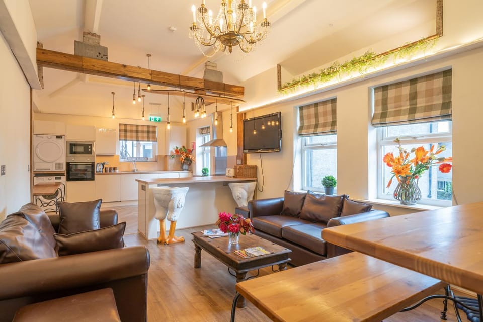 TV and multimedia, Kitchen or kitchenette, Living room, Dining area