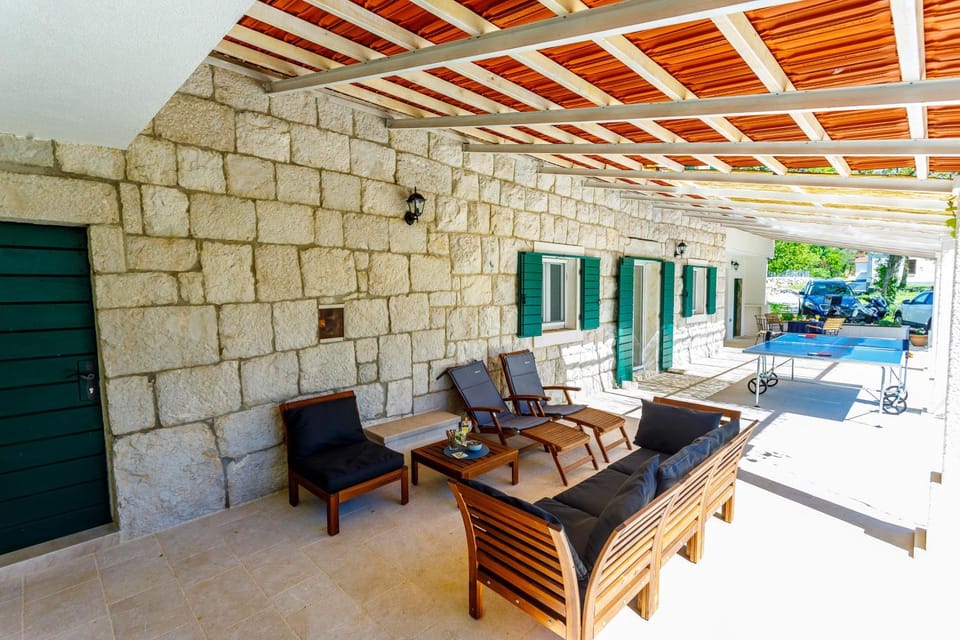 Property building, Patio, Seating area, sunbed