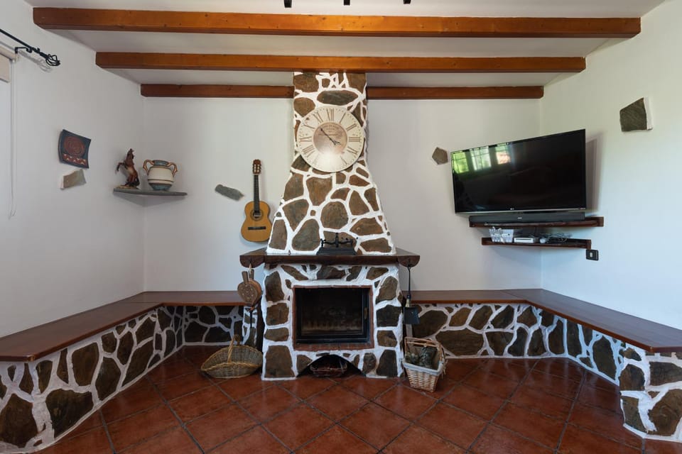Communal lounge/ TV room, Living room