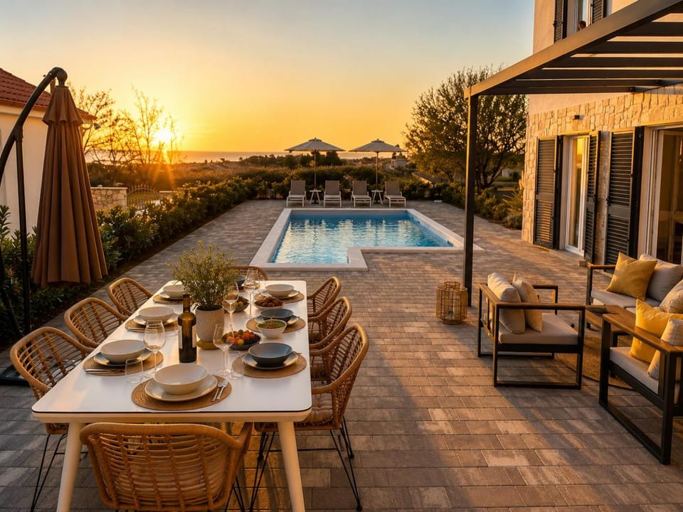 Patio, Balcony/Terrace, Seating area, Dining area, Food, Pool view, Swimming pool