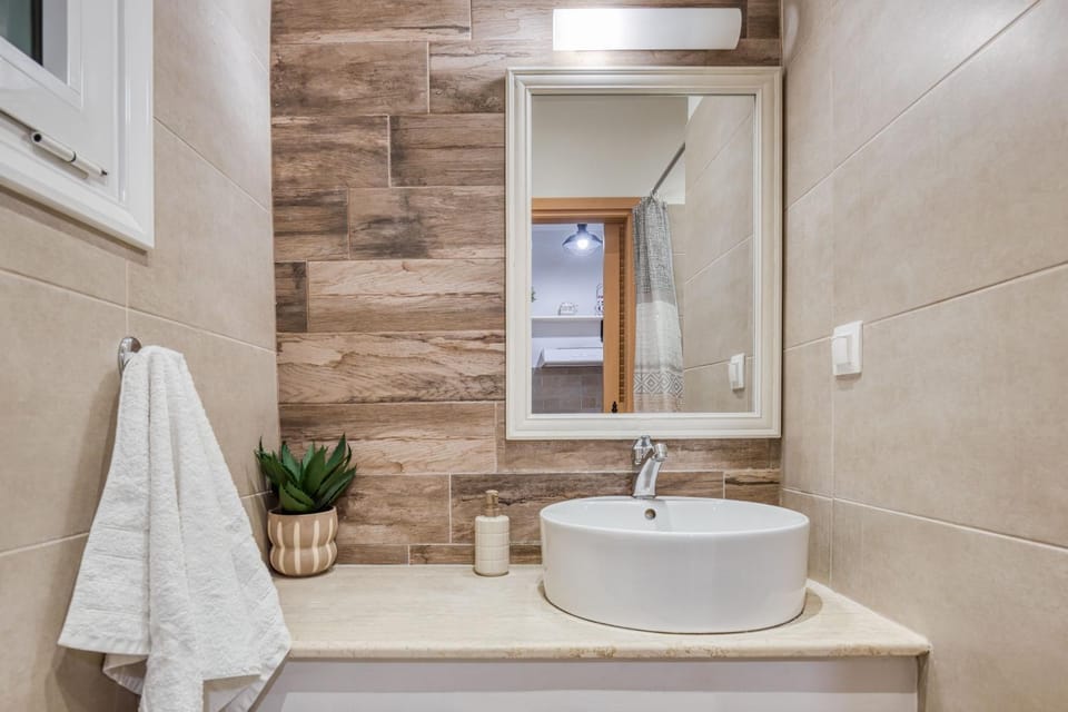 Shower, Bathroom, towels