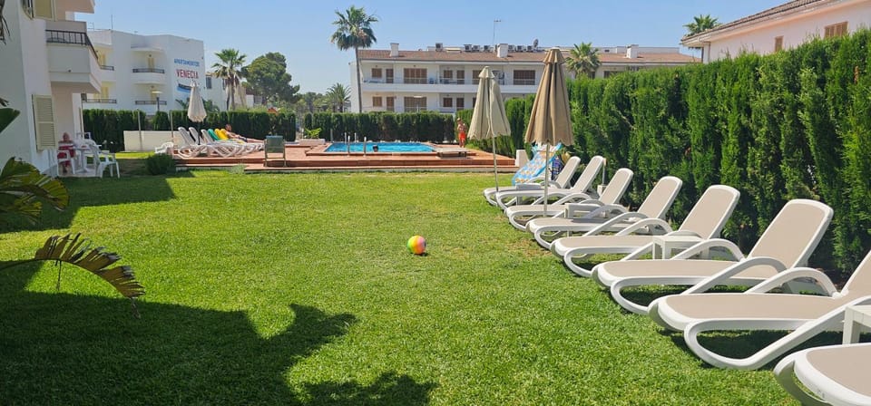 Garden view, sunbed