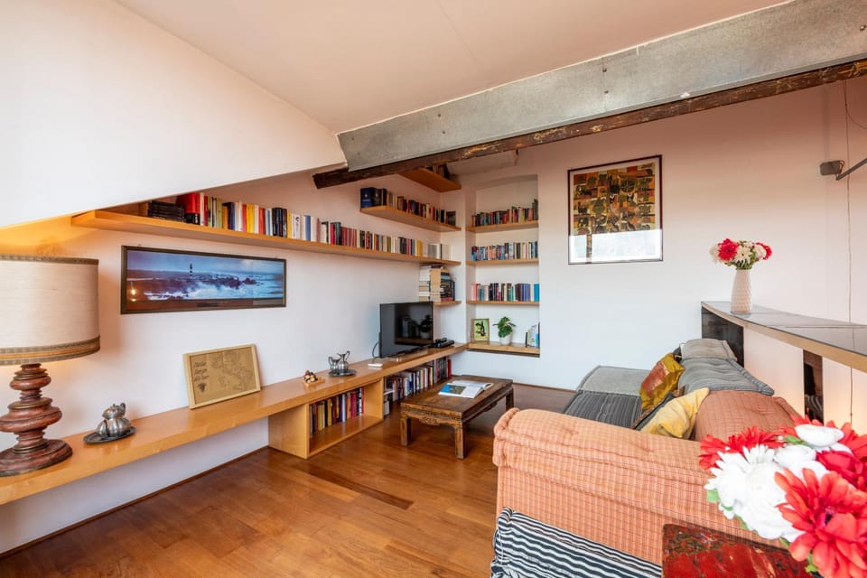 Library, Living room, Seating area