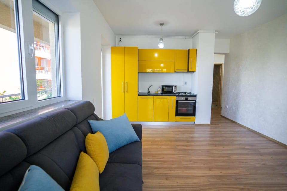 Kitchen or kitchenette, Living room, Seating area, minibar, pet friendly, stove