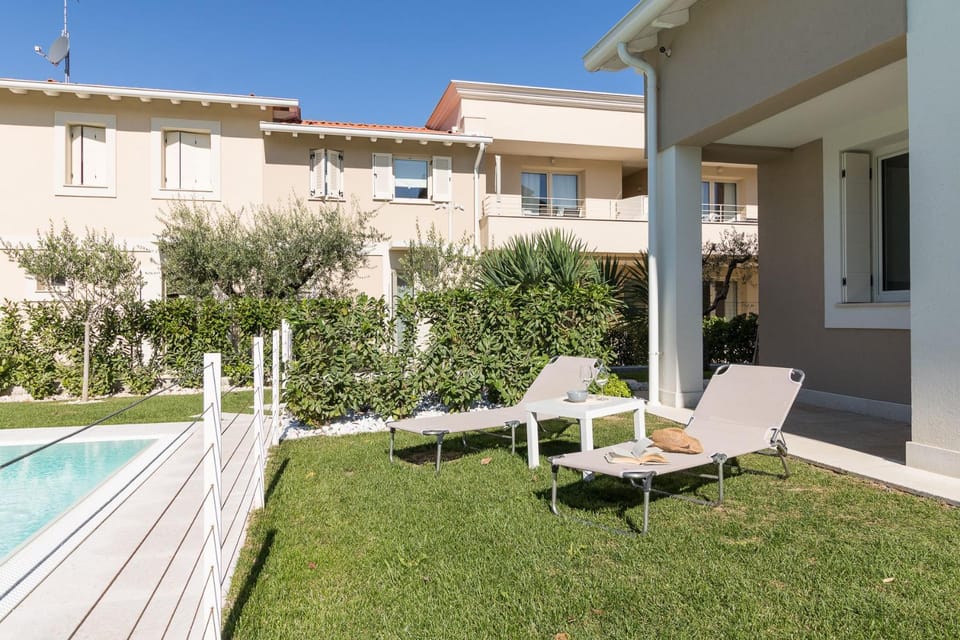 Patio, Garden, Garden view