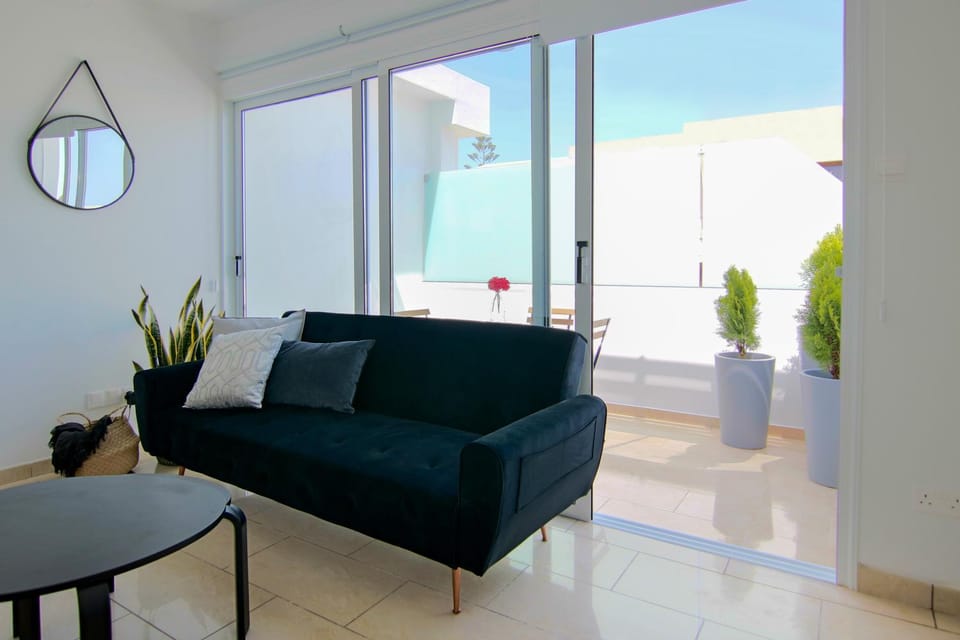 Balcony/Terrace, Balcony/Terrace, Living room, Seating area, Alcoholic drinks