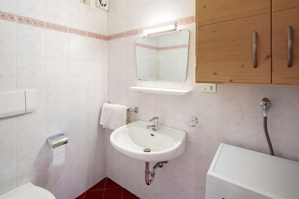 Bathroom, Living room