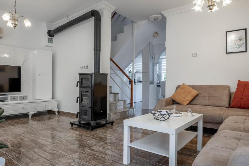 Villa Lale - 4 bed with top kitchen and garden! Villa in Antalya Province