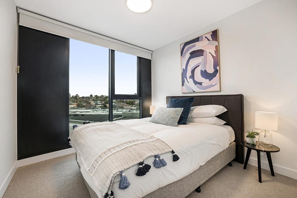 Near MCG 1BR with Balcony, River Views & Parking Apartment in Melbourne