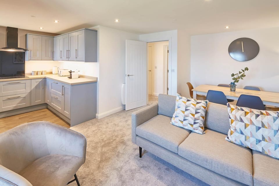 Kitchen or kitchenette, Living room, Seating area, Dining area