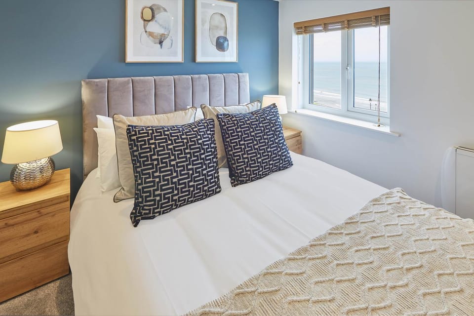 Bed, Bedroom, Sea view