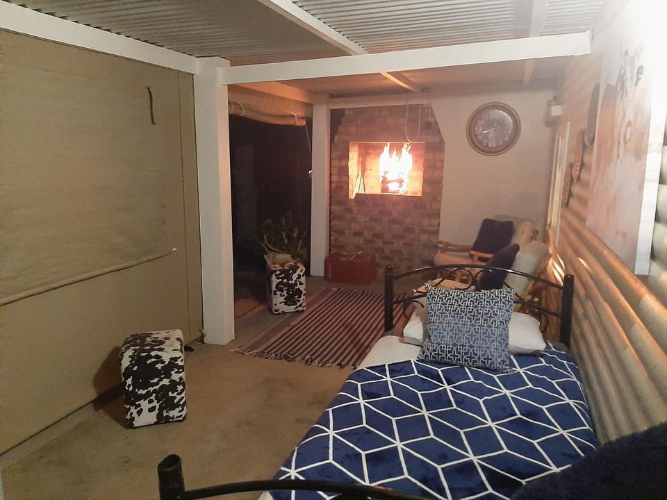 Bed, BBQ facilities, Living room, Seating area, Bedroom