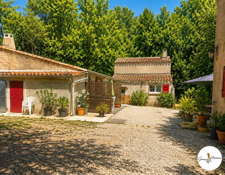SOURCE D'HARMONIE L'Écureuil Terres Rouges La Rocaille l'Olivier Vacation rental in Aix-en-Provence