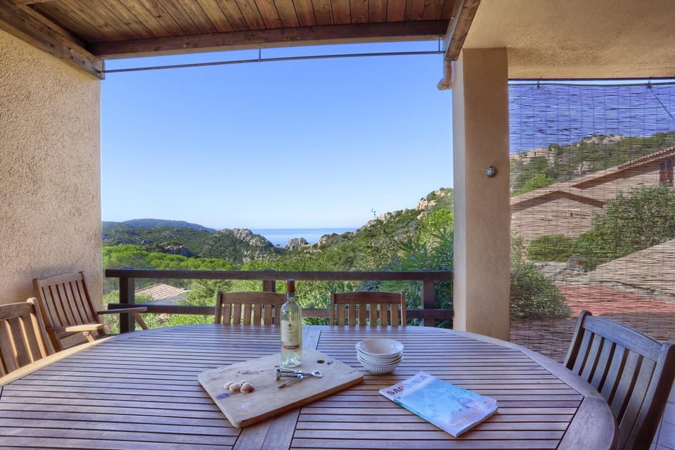 Patio, Natural landscape, View (from property/room), Balcony/Terrace, Dining area, Mountain view