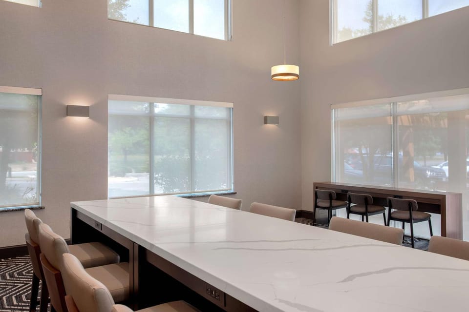 Lobby or reception, Seating area, Dining area, Breakfast