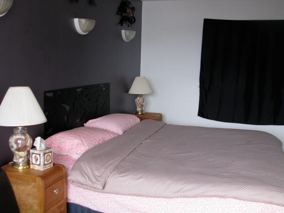 Fireflies Bed & Breakfast Bed and Breakfast in Campbell River