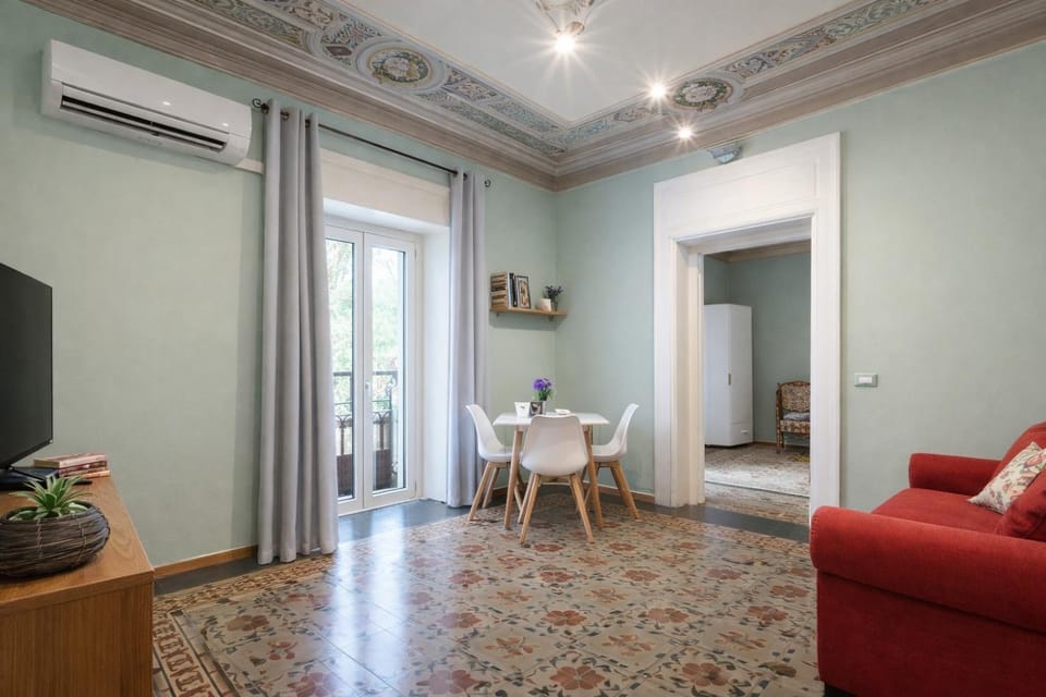 TV and multimedia, Balcony/Terrace, internet, air conditioner