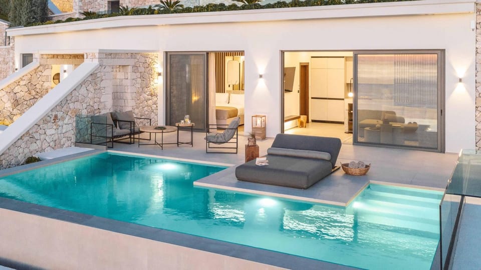 Property building, Swimming pool