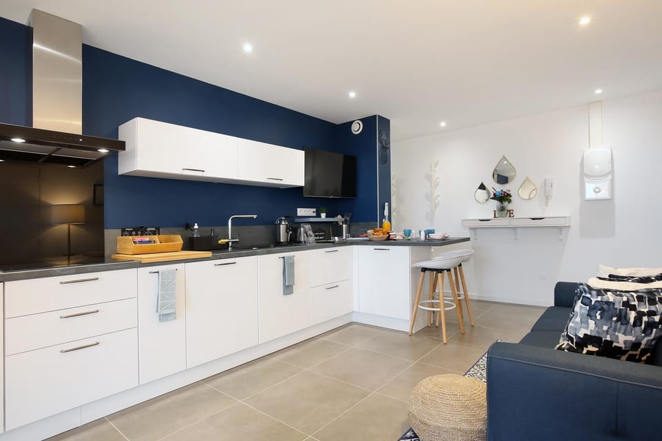 Kitchen or kitchenette, Living room