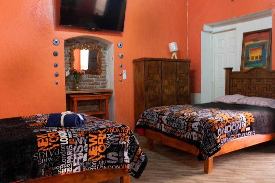 Bed, TV and multimedia, Bedroom