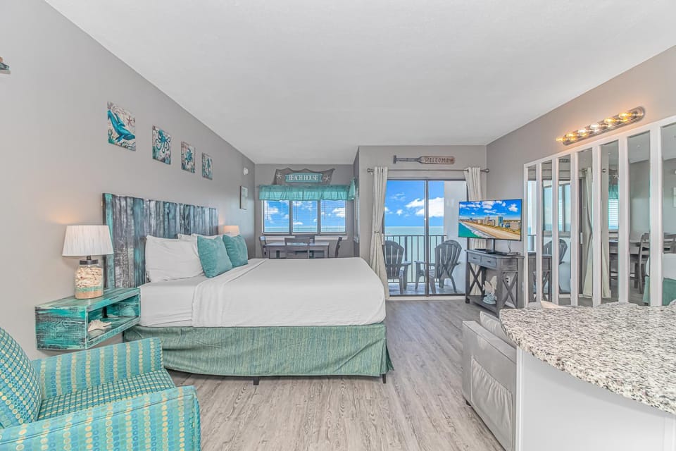 Nicely Updated Direct Ocean Front Studio with Panoramic Views Palace Resort 2101 House in Myrtle Beach