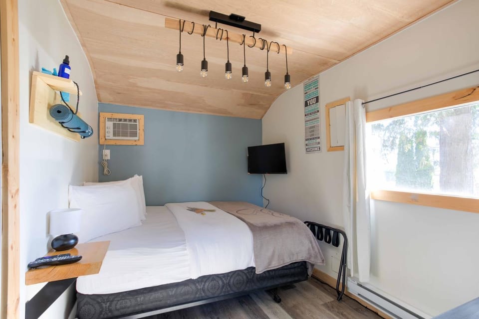 The Valley View Cabins and Event Center Cabin in British Columbia