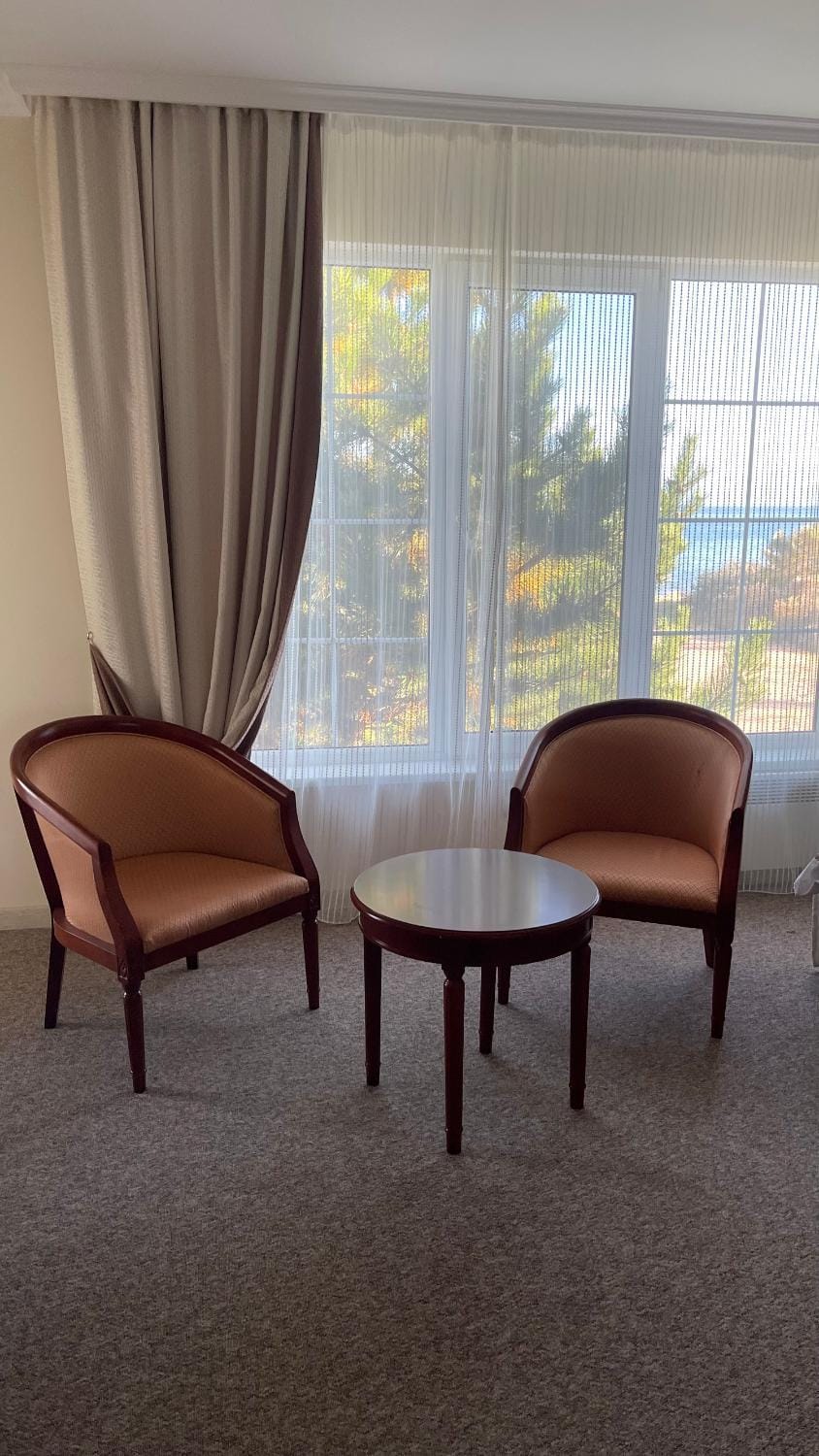 Staff, Living room, Seating area, Bedroom, Sea view, Sea view, Sunrise, Sunset