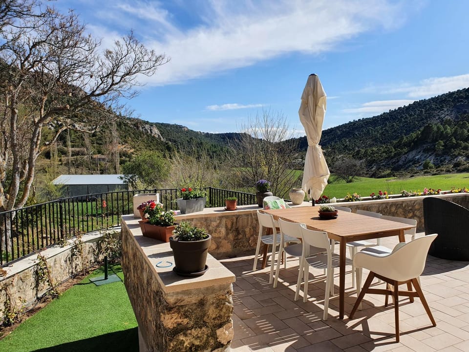 Balcony/Terrace, Mountain view