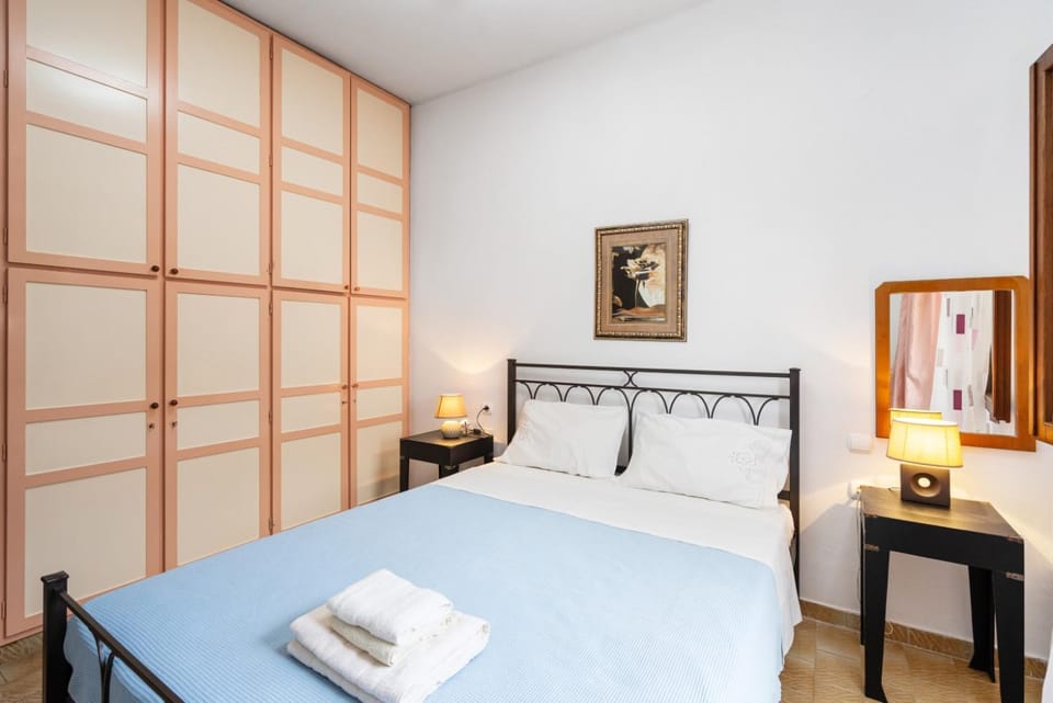 Bedroom, wardrobe