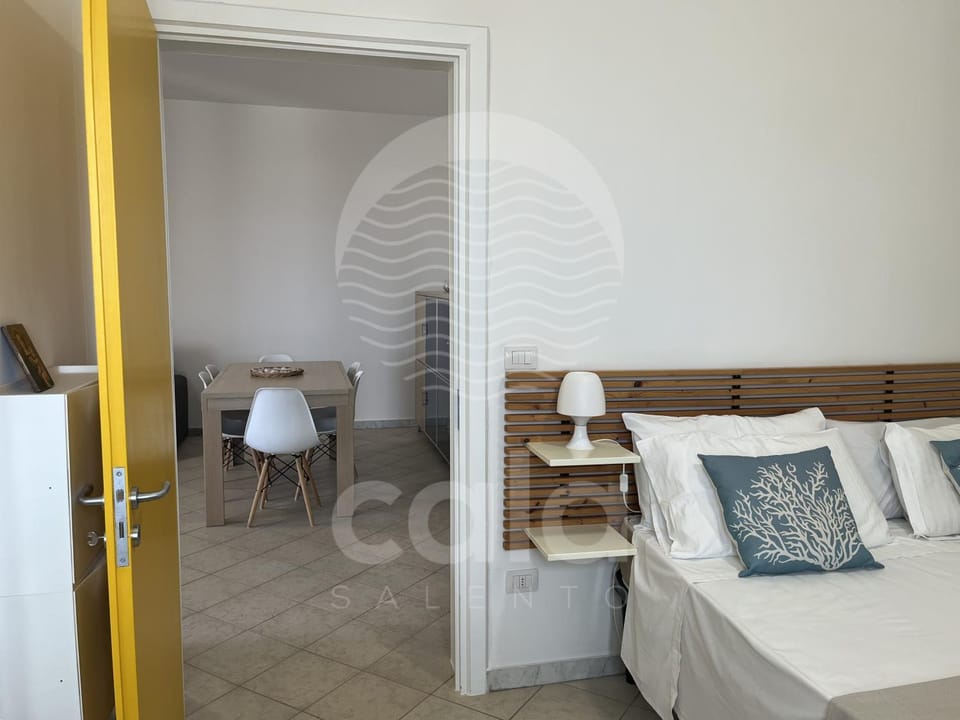 Bed, Photo of the whole room, Dining area, Bedroom