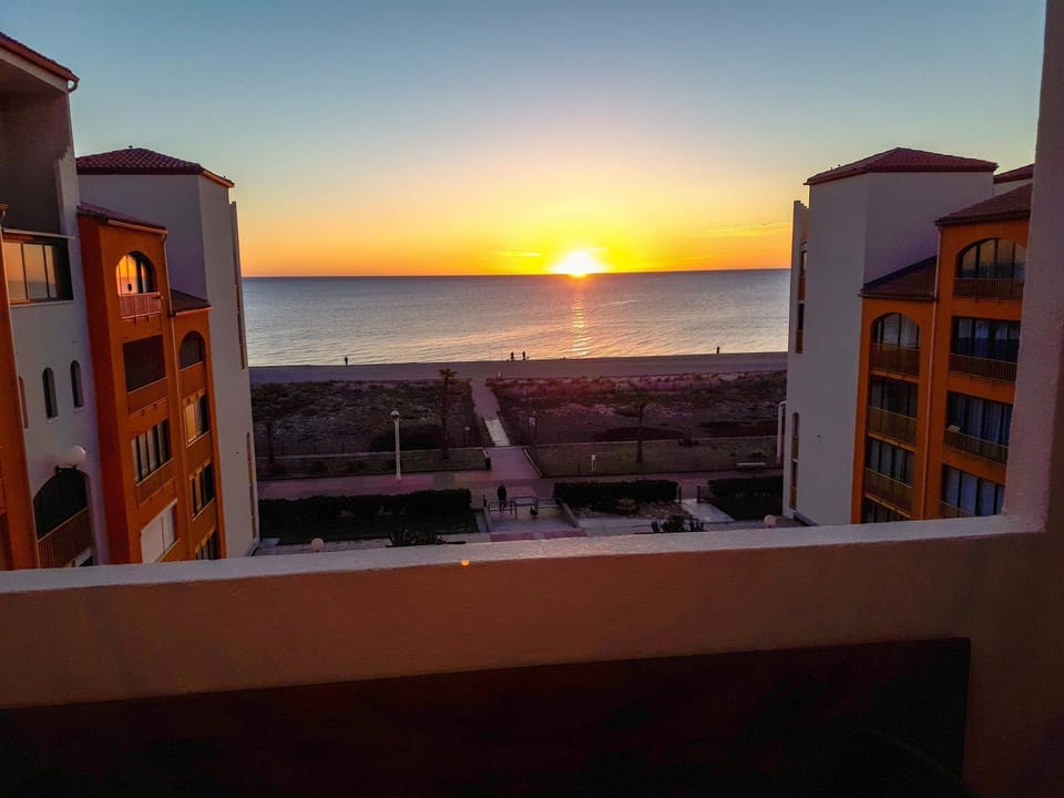 Balcony/Terrace, Sea view, Sunrise