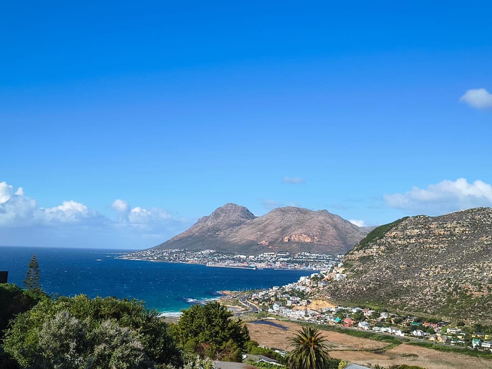 Lark House, Peaceful Mountain Home with Wonderful Ocean Views House in Cape Town