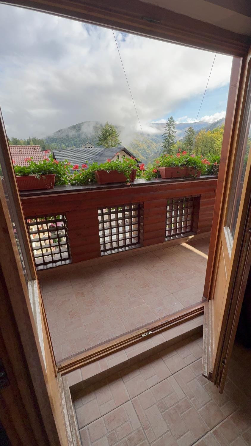 Day, Natural landscape, View (from property/room), Balcony/Terrace, Mountain view