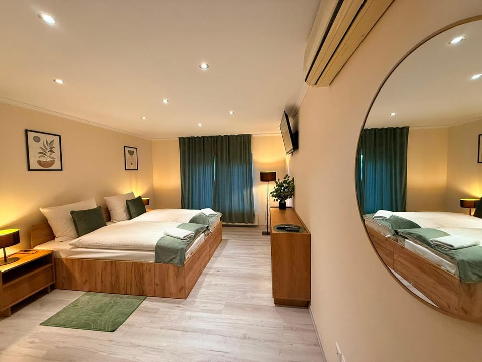 Hotel Restauracja Tawerna Gliwice - duży parking gratis Hotel in Poland