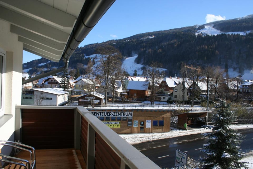 Facade/entrance, View (from property/room), Balcony/Terrace