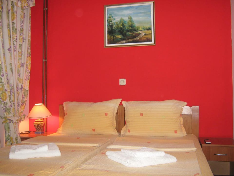 Bed, Photo of the whole room