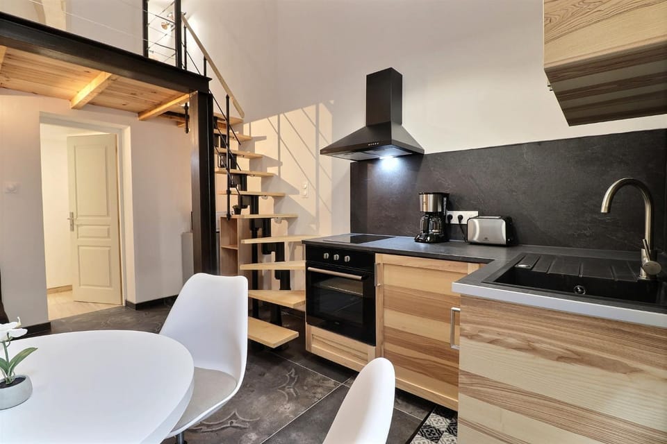 L'Appart Magnifique 40m2 idéalement situé au coeur des Remparts Apartment in Avignon