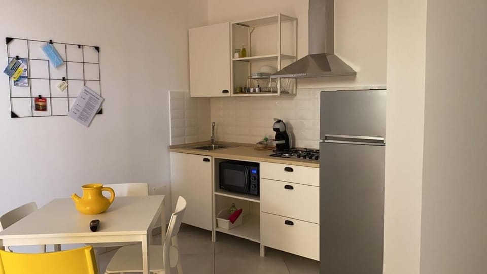 Coffee/tea facilities, Kitchen or kitchenette, minibar, kitchen