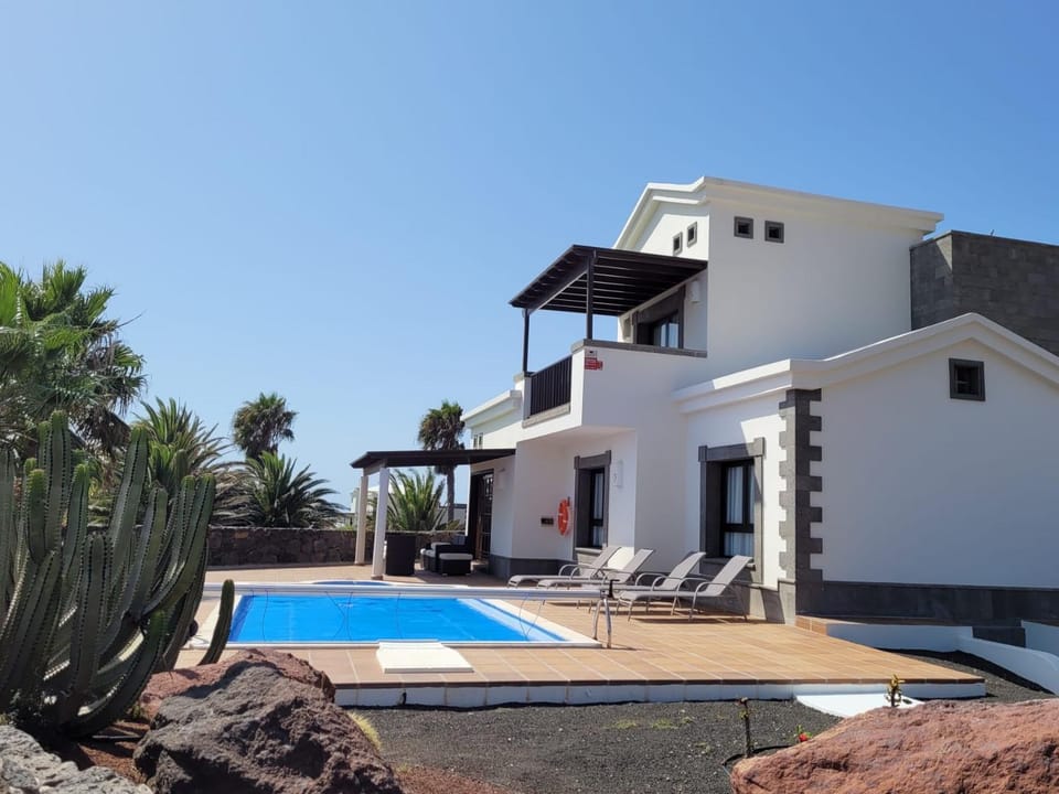 Property building, Pool view