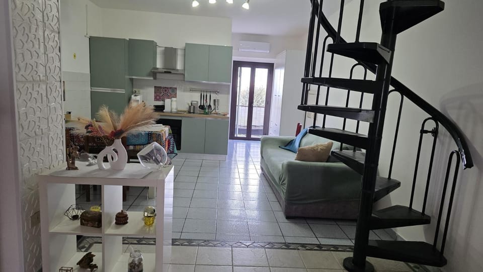 Kitchen or kitchenette, Seating area