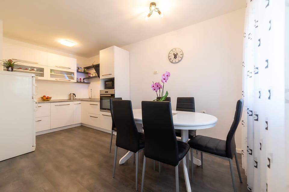 Apartman MELANI Apartment in Lika-Senj County