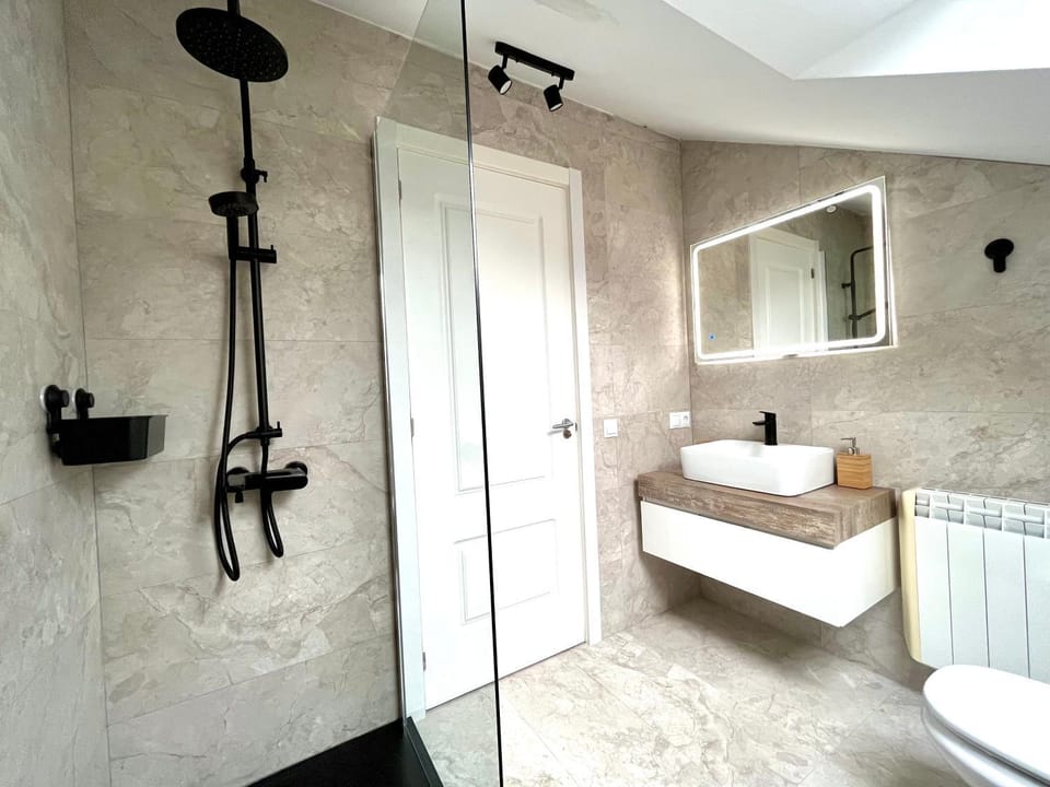 Shower, Bathroom, internet